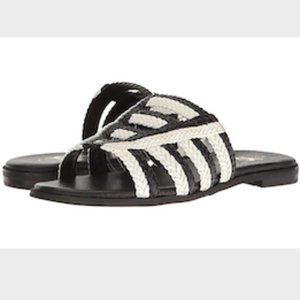 Molly Black / White Woven